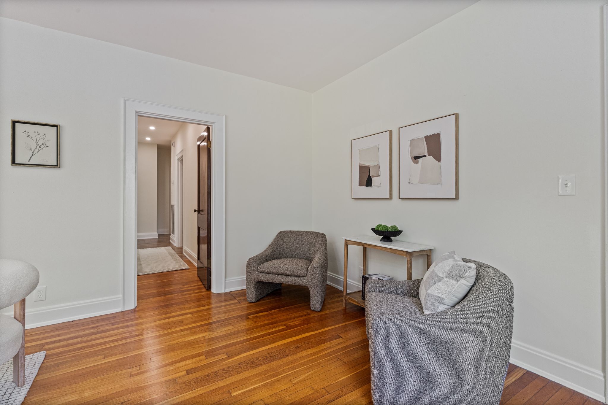 2005 Convent Place, Unit 1 Nashville, TN 37212 - Photo 14 of 41 a living room with furniture and a wooden floor