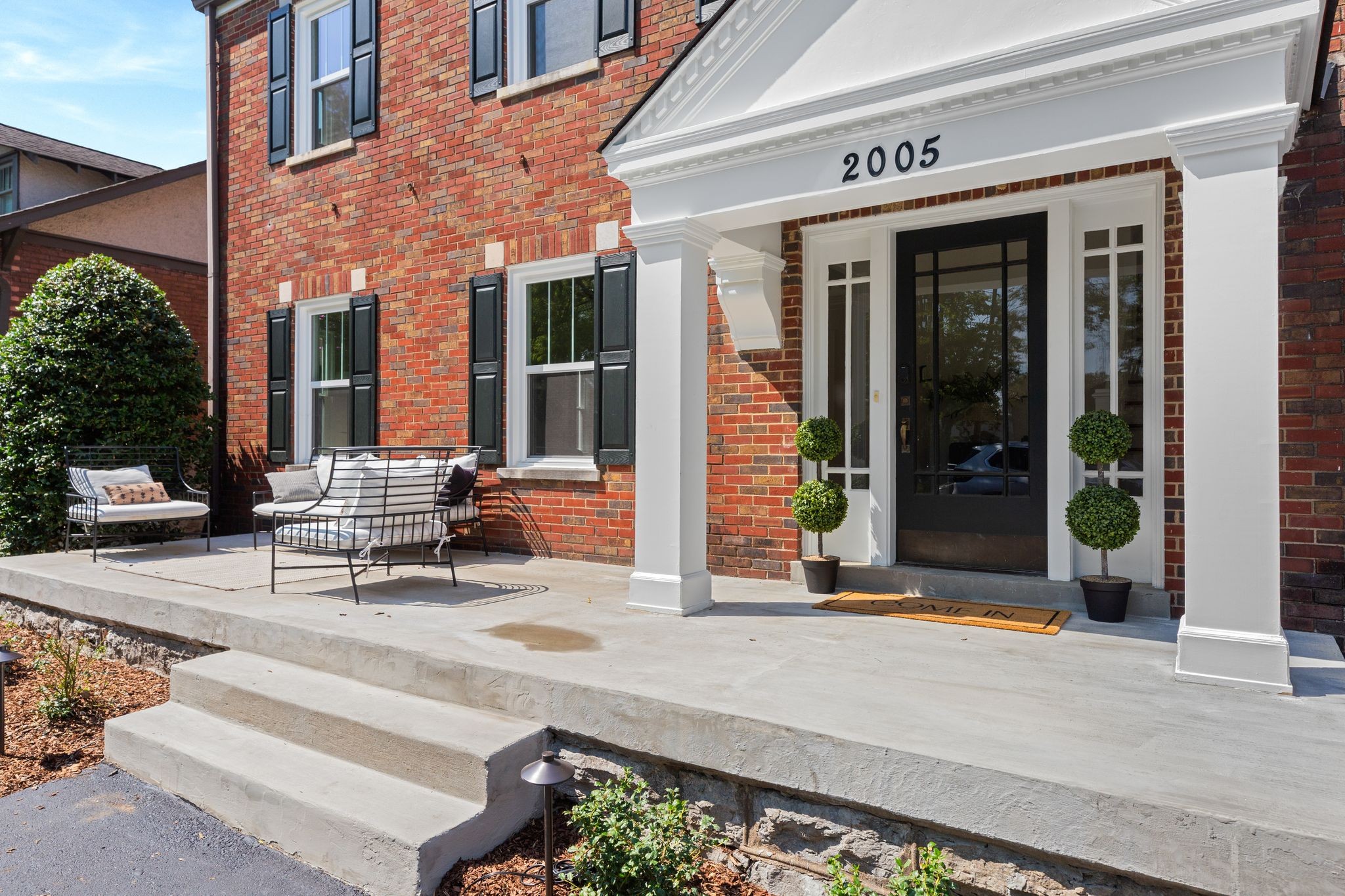 2005 Convent Place, Unit 1 Nashville, TN 37212 - Photo 6 of 41 a view of a building with sitting area