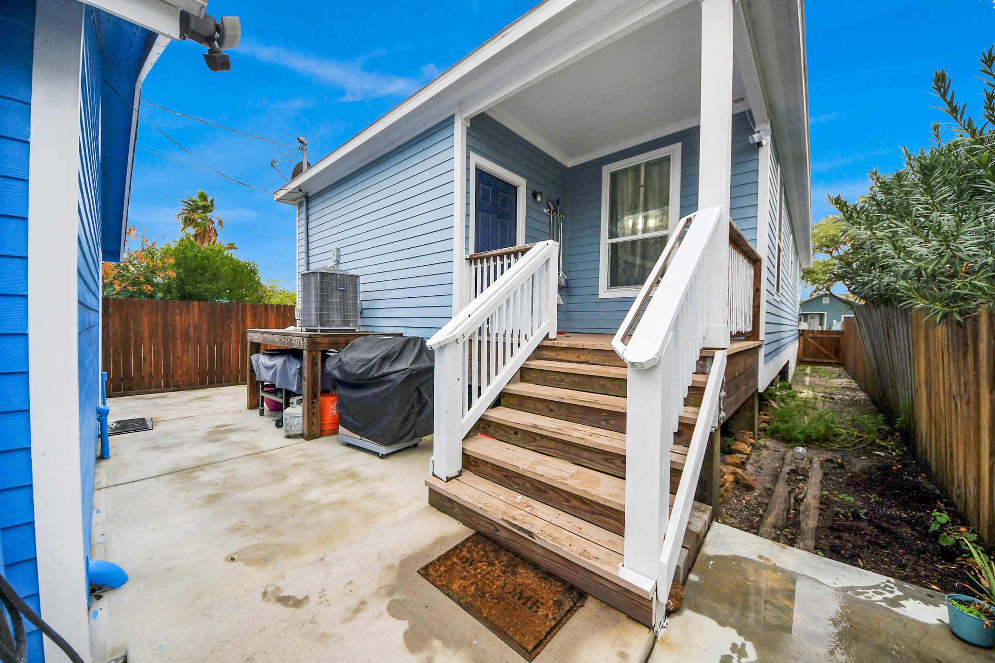 5319 Avenue R Galveston, TX 77551 - Photo 15 of 20 a view of outdoor space and deck