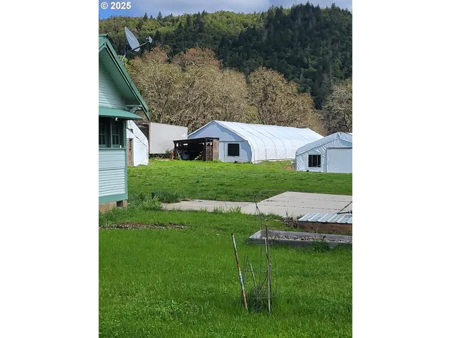 $435,900 | 4359 Canyonville-Riddle Road, Riddle, OR 97469