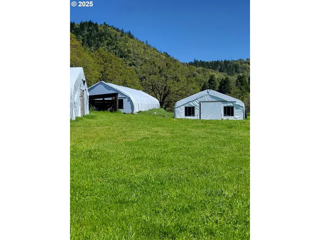$435,900 | 4359 Canyonville-Riddle Road, Riddle, OR 97469