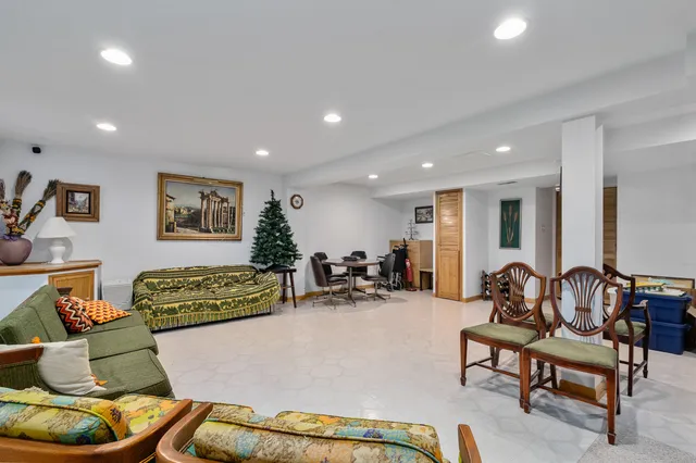 $425,000 | 1078 Amber Drive, Lemont, IL 60439