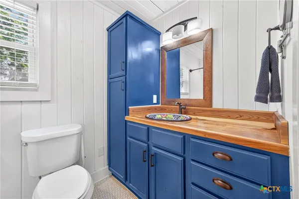 $1,050,000 | Undisclosed Address, Luling, TX 78648