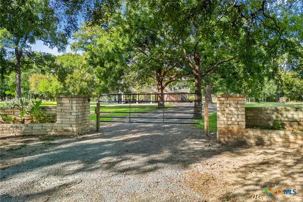 $1,050,000 | Undisclosed Address, Luling, TX 78648