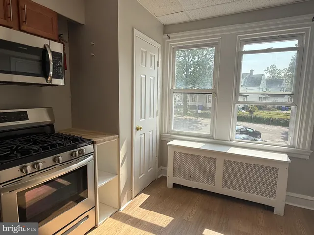 $1,600 | 12 East Glenside Avenue, Glenside, PA 19038