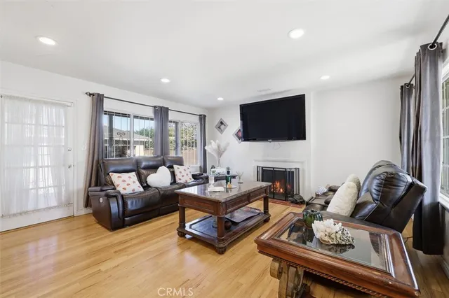 $889,000 | 2165 West 115th Street, Hawthorne, CA 90250