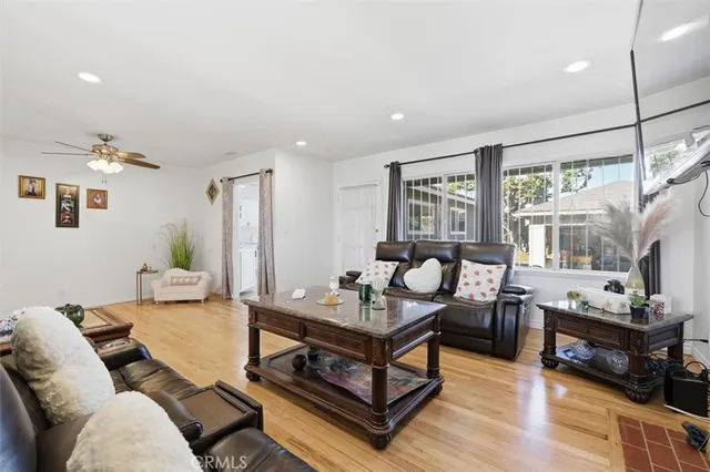 $889,000 | 2165 West 115th Street, Hawthorne, CA 90250