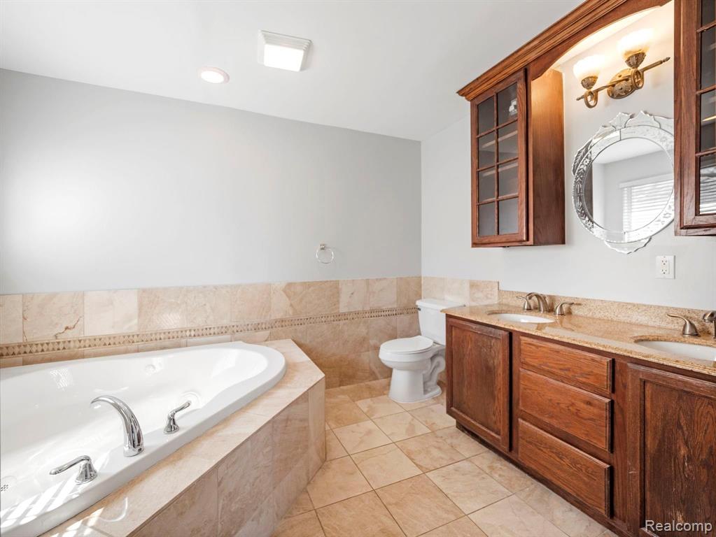 1821 Union Lake Road Commerce Township, MI 48382 - Photo 13 of 25