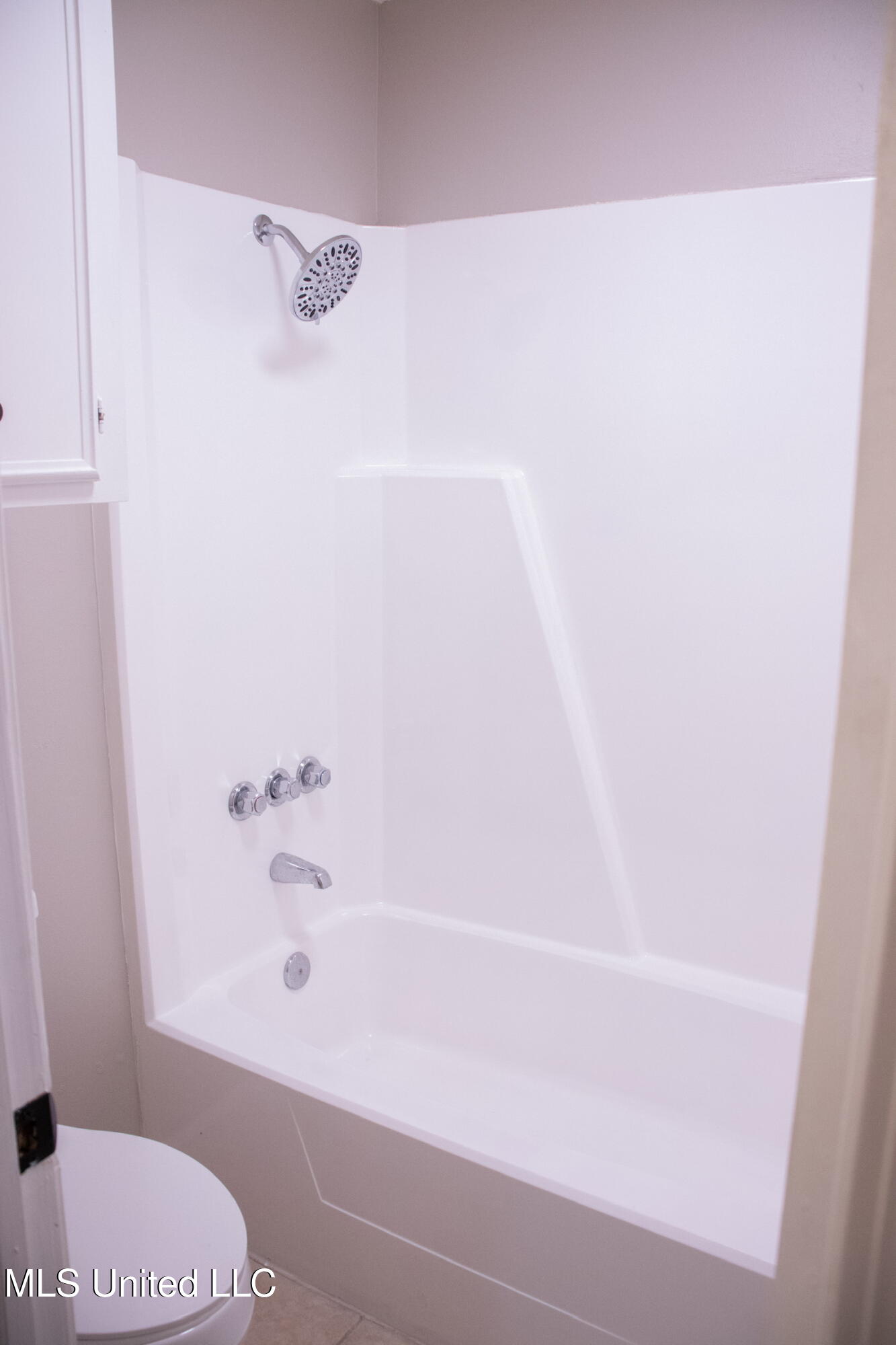 2710 Old Amy Road Laurel, MS 39440 - Photo 16 of 21 Bathroom 1