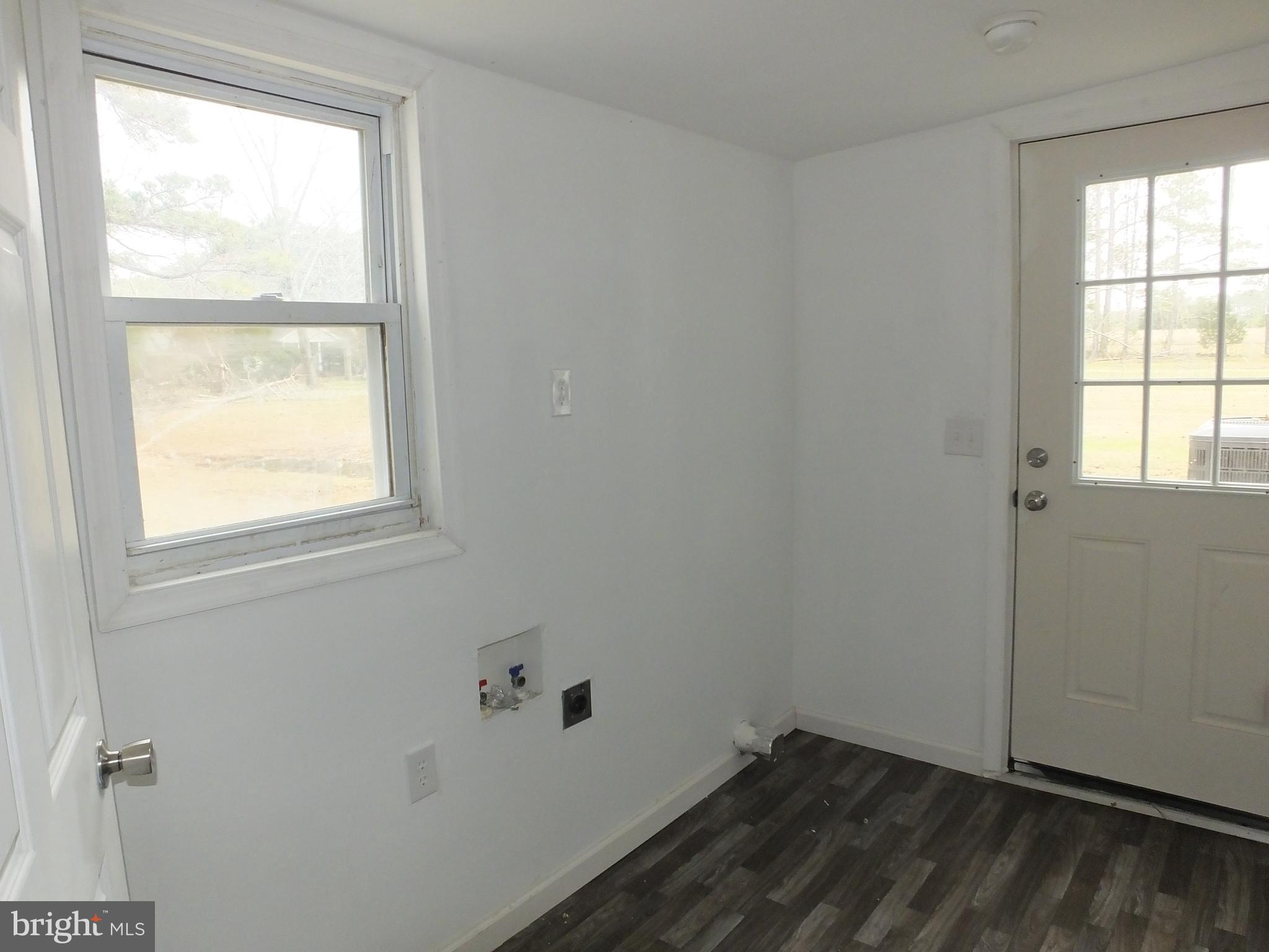 2530 Toddville Road Toddville, MD 21672 - Photo 21 of 24 a small space with a window