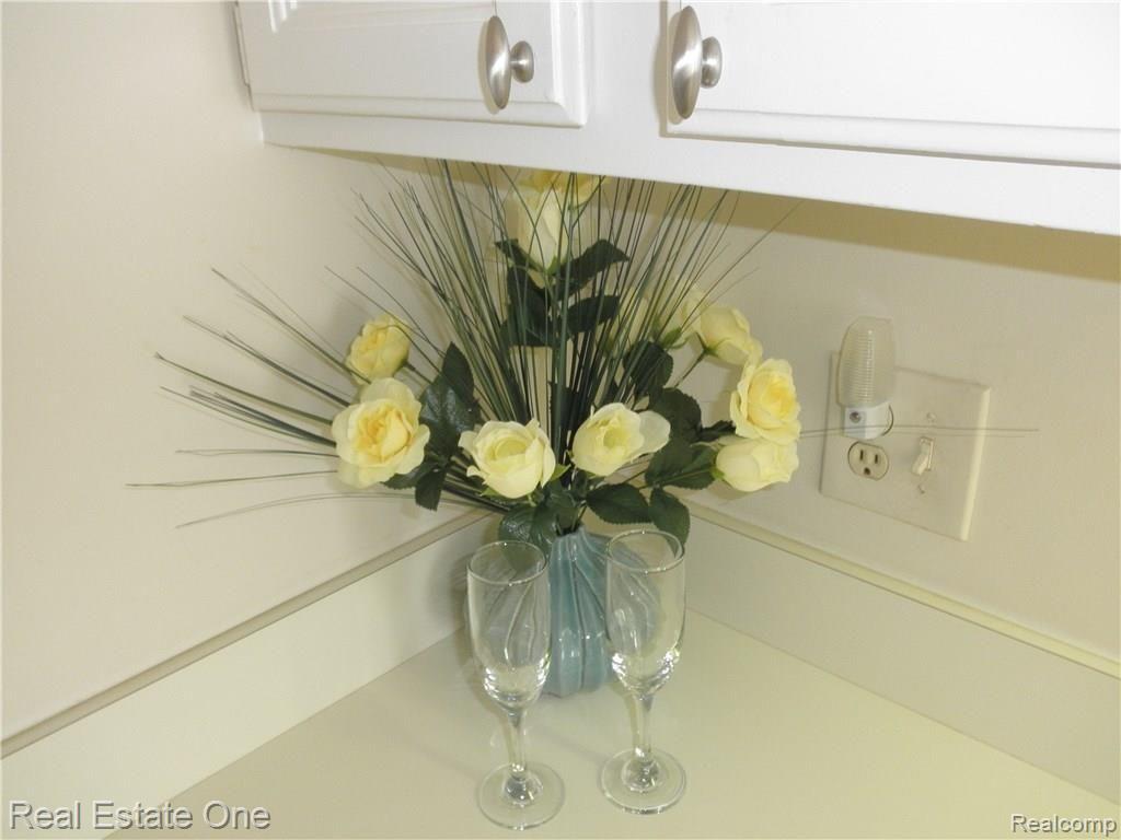 301 Willow Grove Lane, Unit 98 Rochester, MI 48307 - Photo 34 of 38