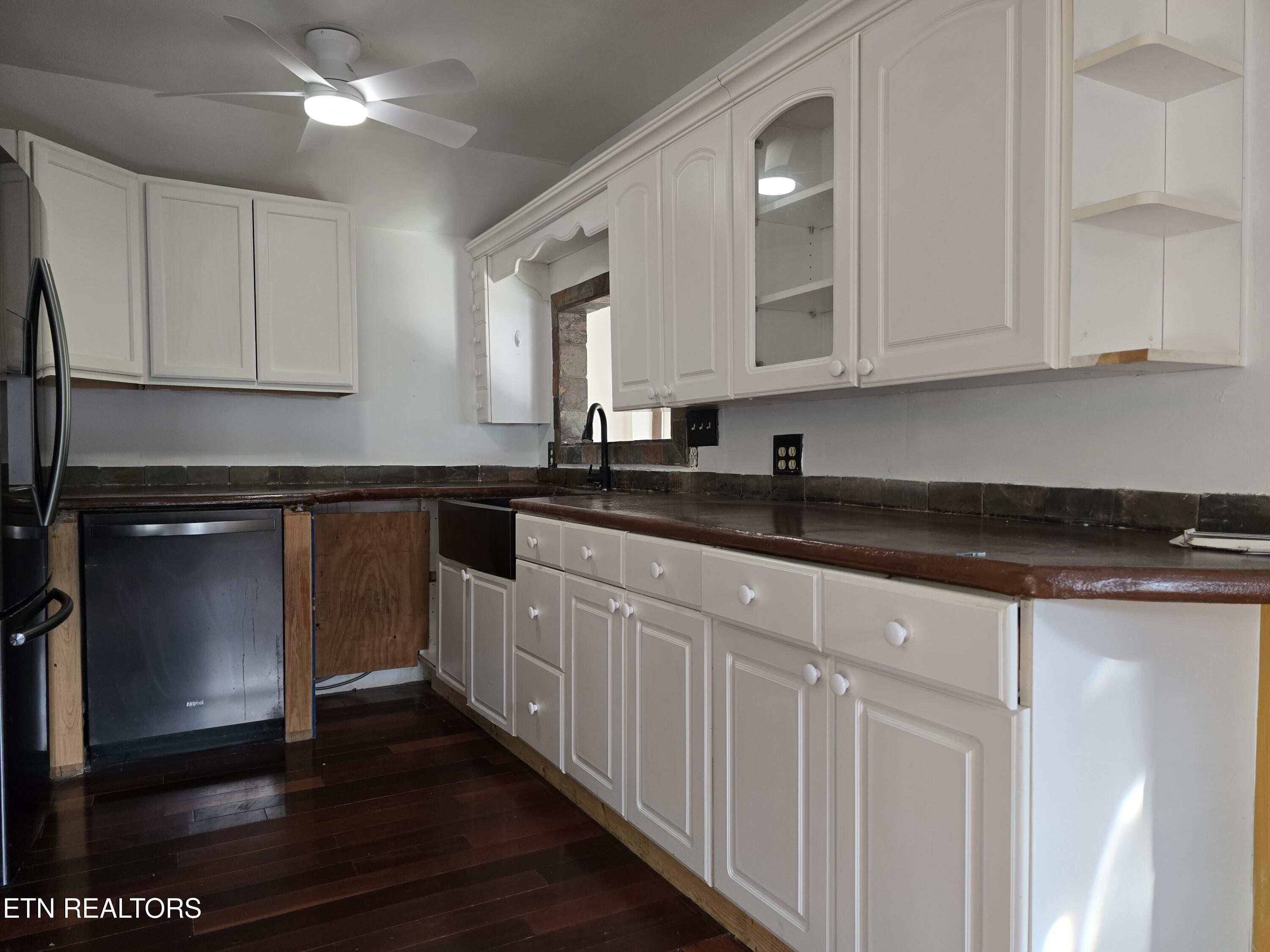 197 Wolfe Road Sneedville, TN 37869 - Photo 15 of 60 20251119_145358