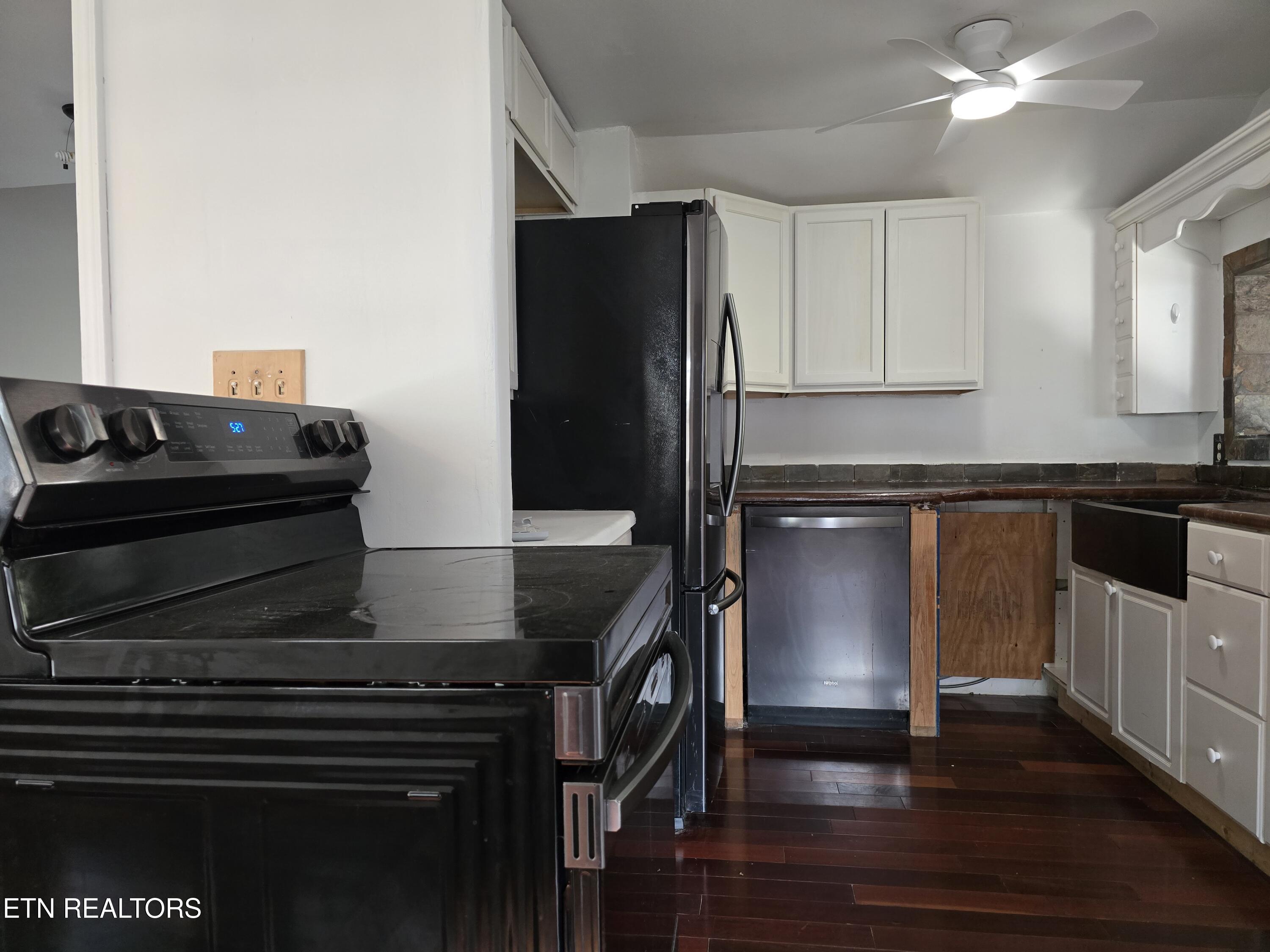 197 Wolfe Road Sneedville, TN 37869 - Photo 16 of 60 20251119_145405