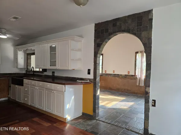 $210,000 | 197 Wolfe Road, Sneedville, TN 37869
