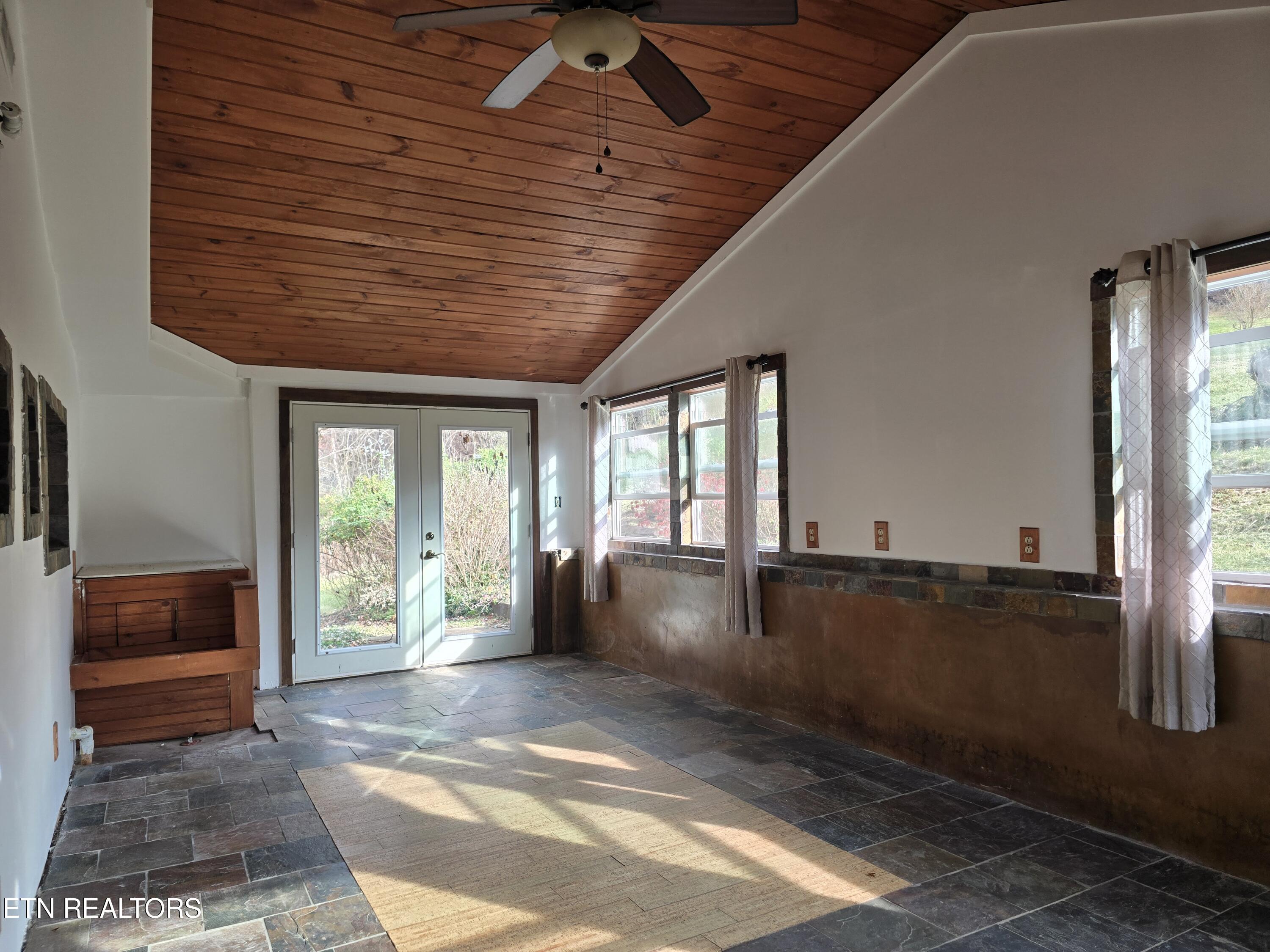 197 Wolfe Road Sneedville, TN 37869 - Photo 19 of 60 20251119_145240