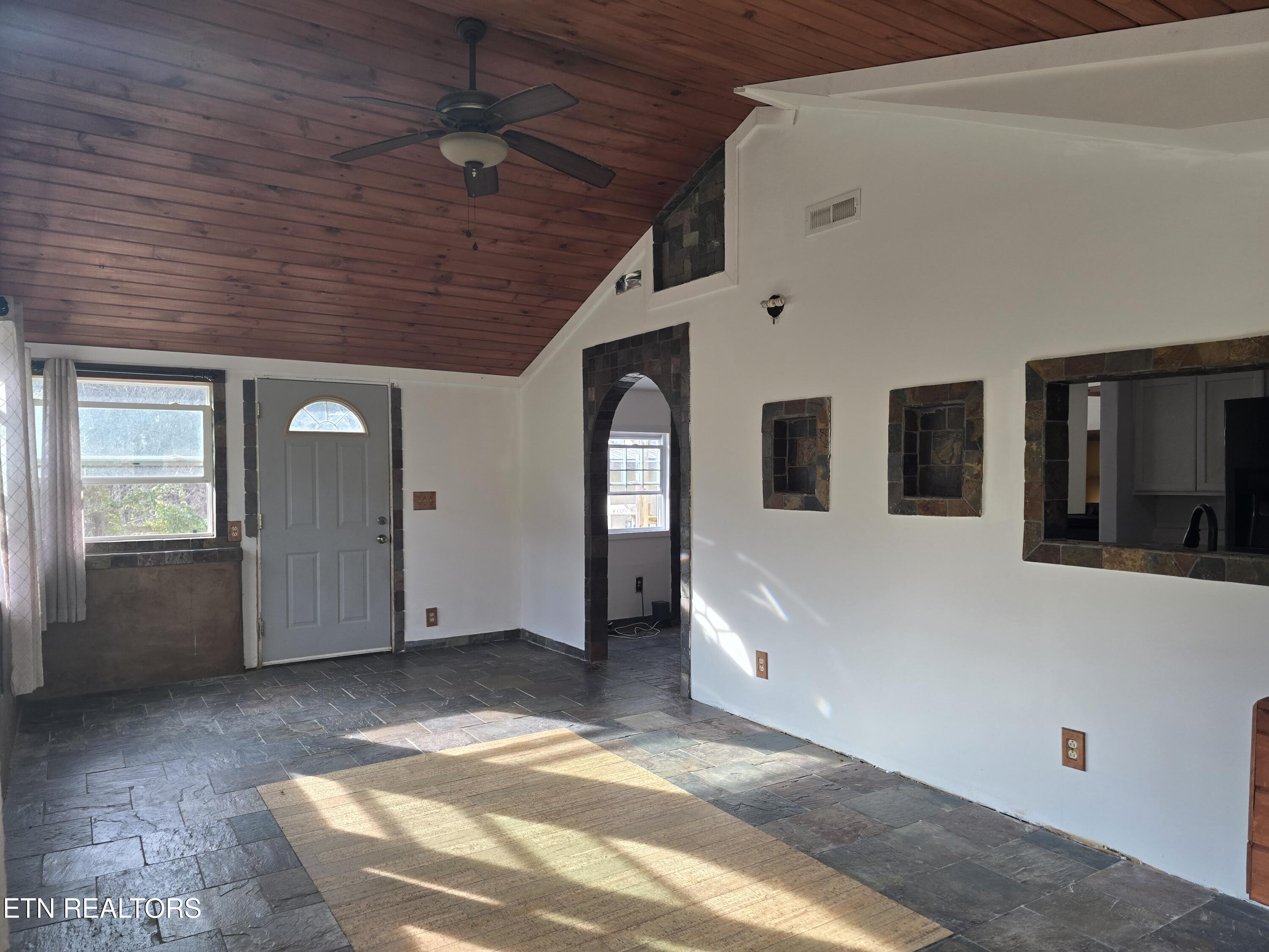 197 Wolfe Road Sneedville, TN 37869 - Photo 20 of 60 20251119_145305