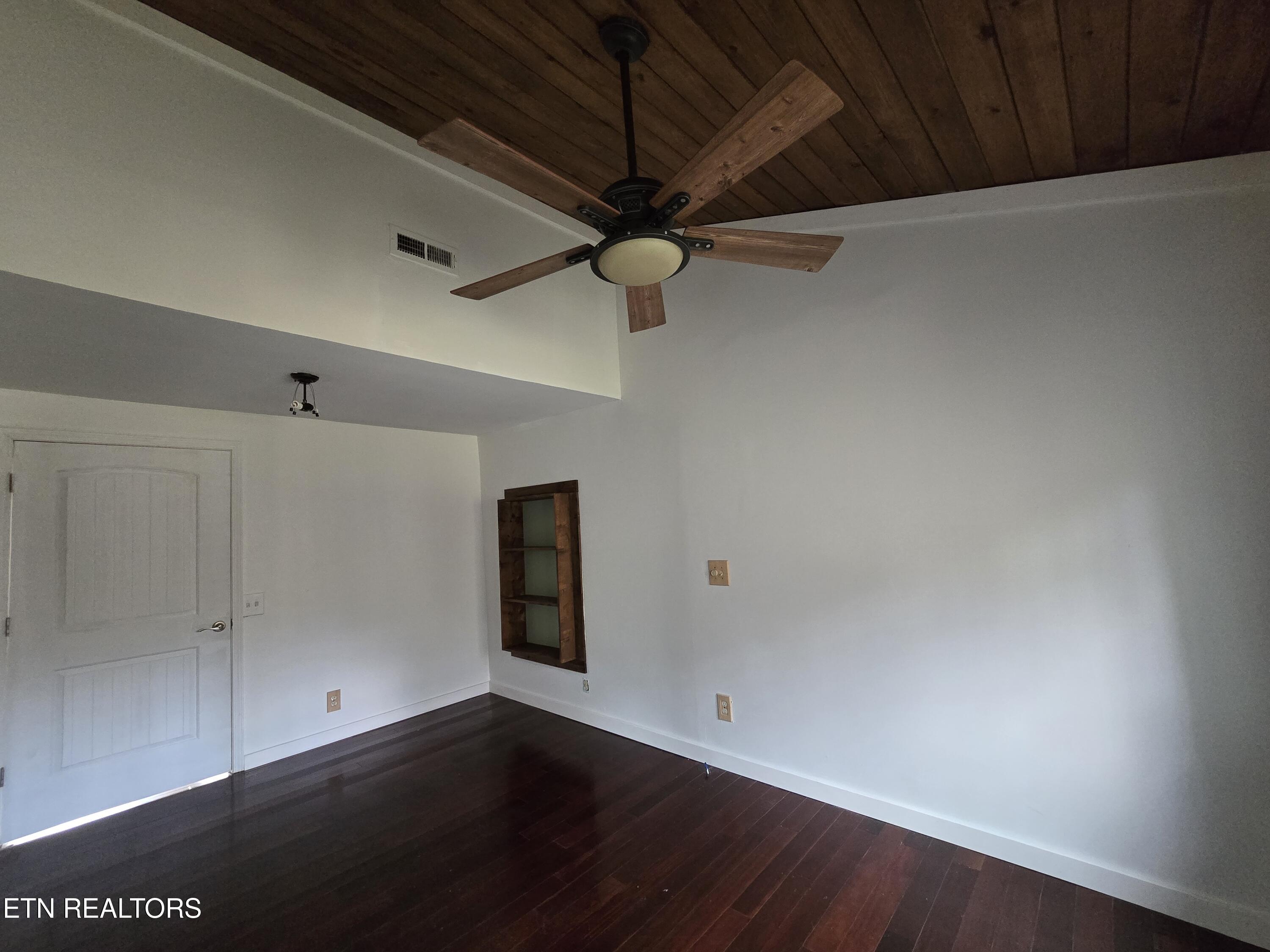 197 Wolfe Road Sneedville, TN 37869 - Photo 21 of 60 20251119_150338