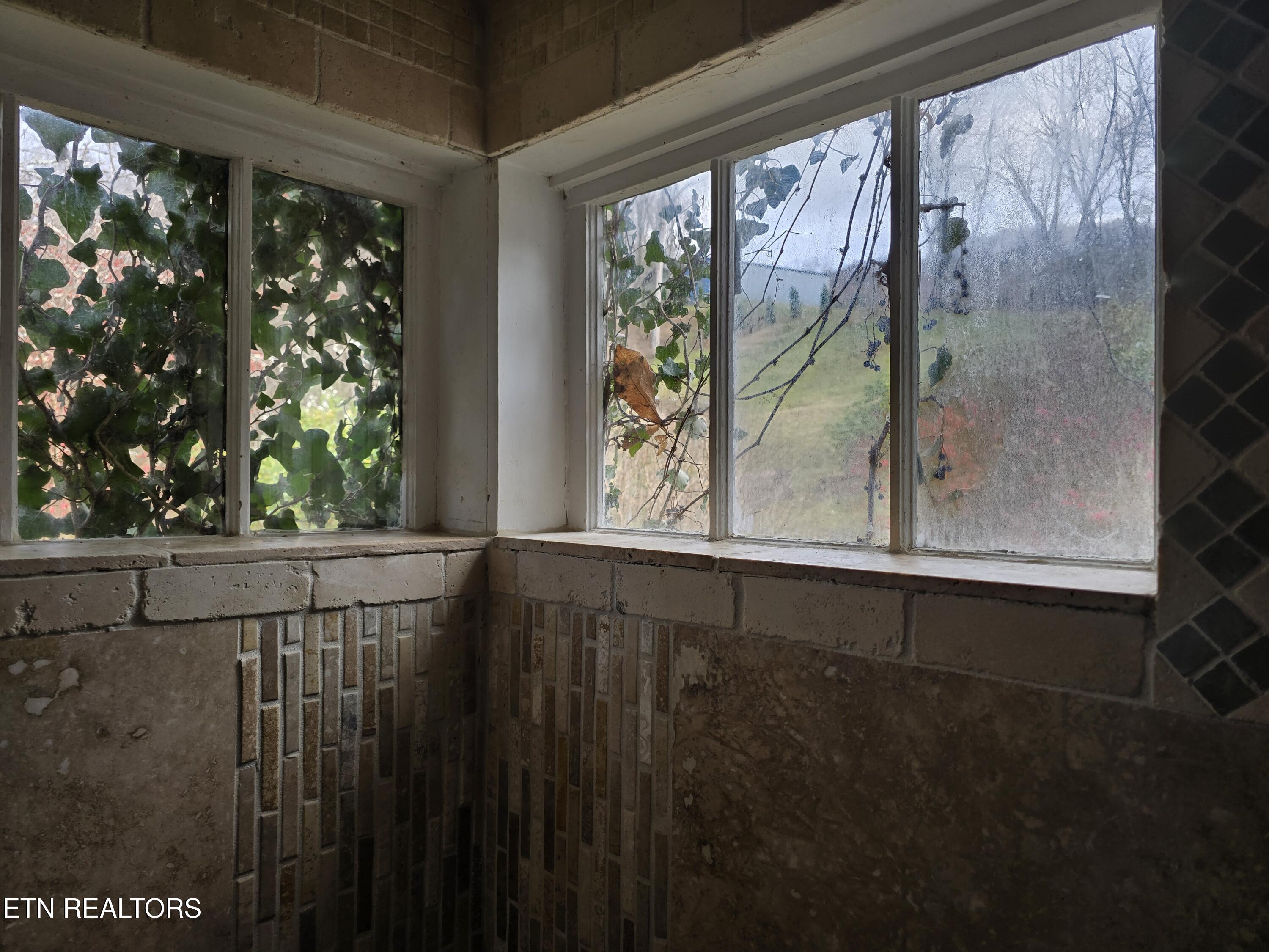 197 Wolfe Road Sneedville, TN 37869 - Photo 25 of 60 20251119_145951