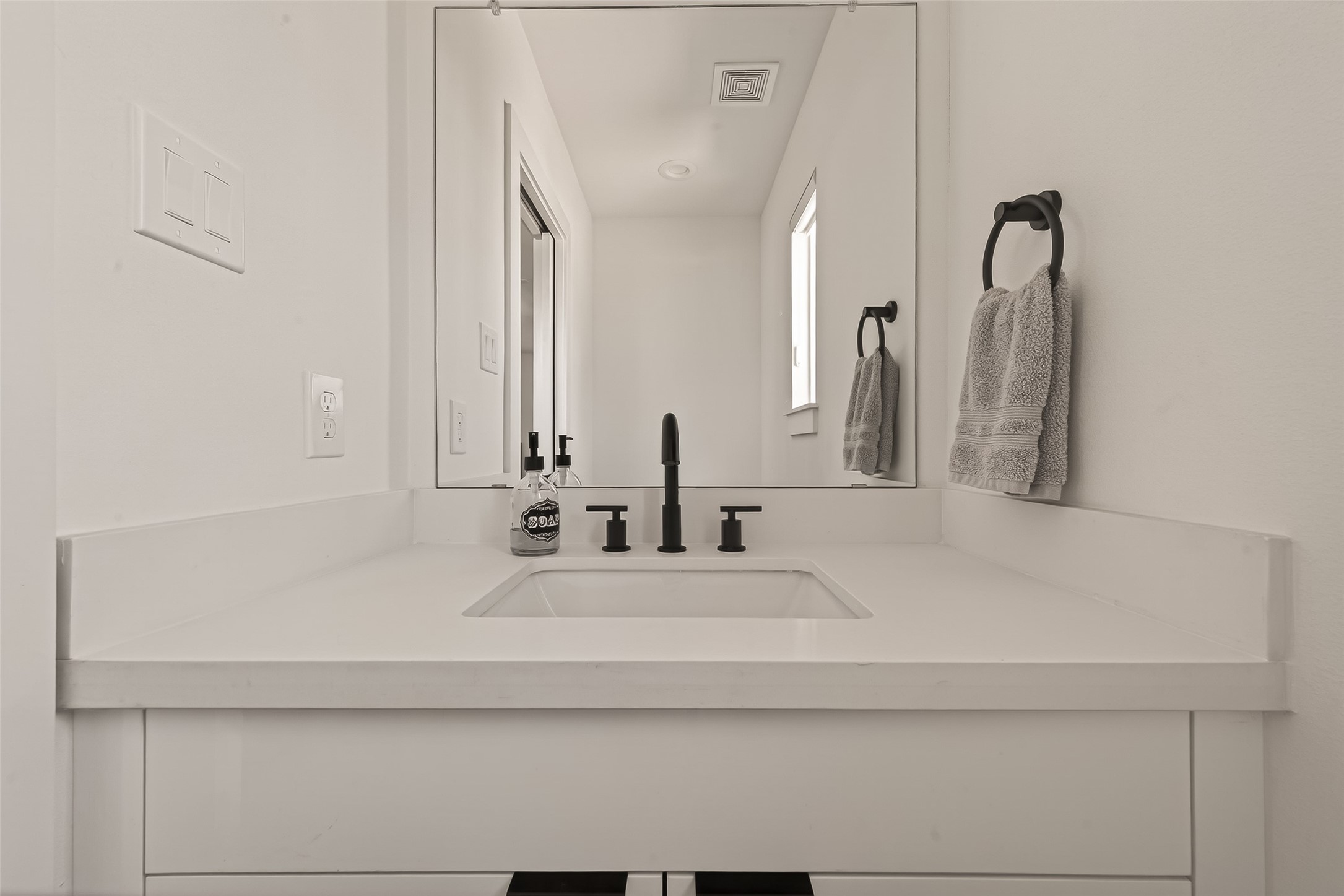 3402 Luca Street Houston, TX 77021 - Photo 17 of 36 a bathroom with a sink and a mirror
