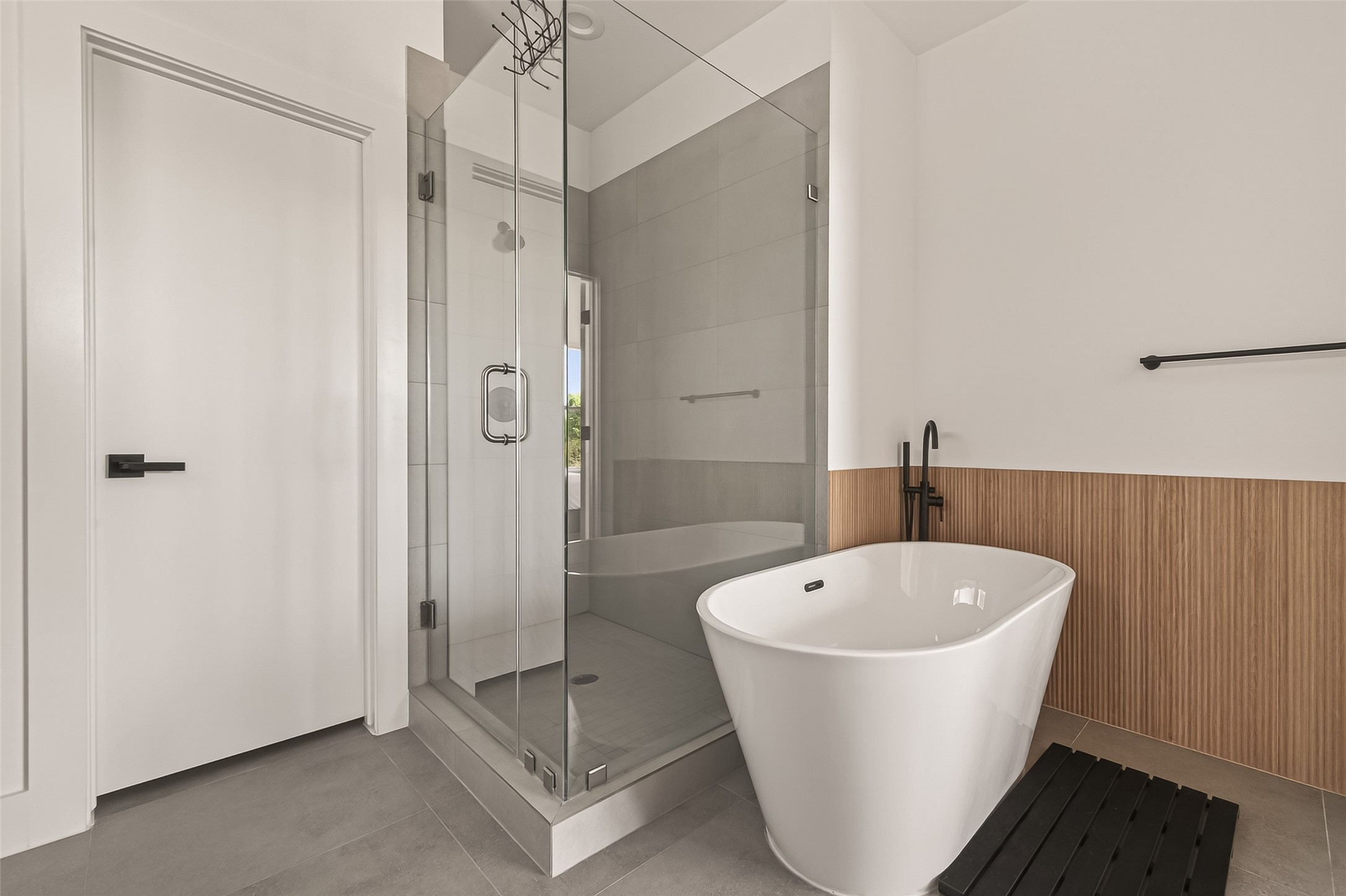 3402 Luca Street Houston, TX 77021 - Photo 28 of 36 a white bath tub sitting next to a bathroom sink