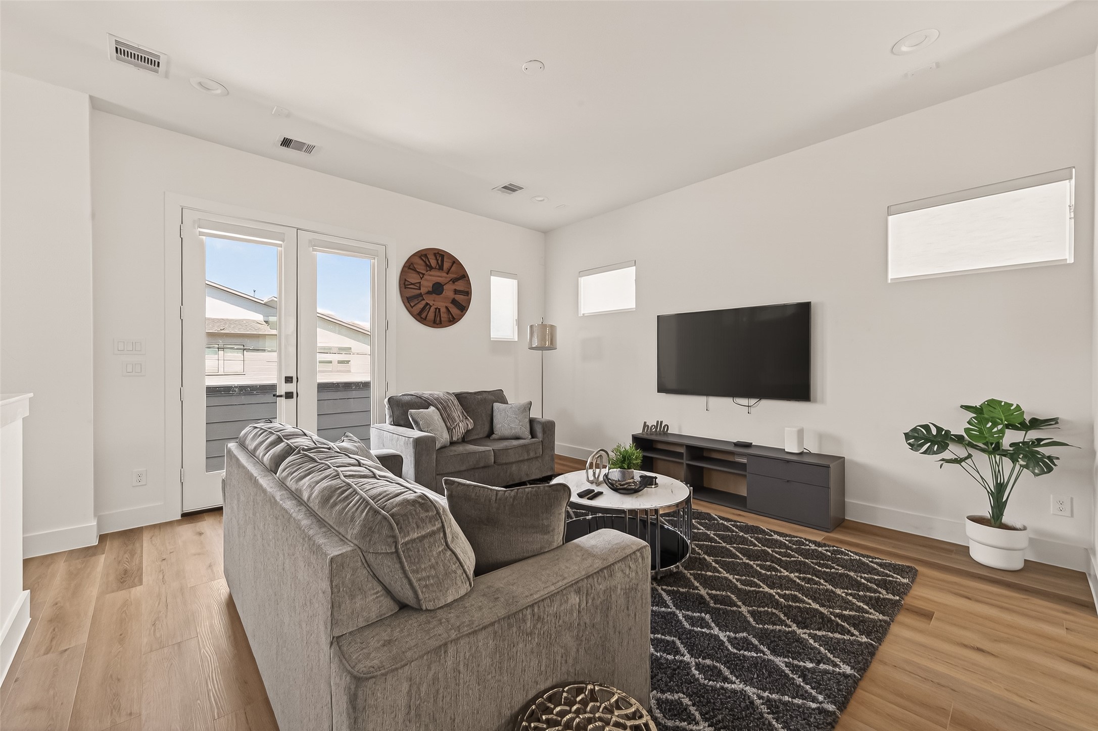 3402 Luca Street Houston, TX 77021 - Photo 4 of 36 a living room with furniture kitchen view and a large window