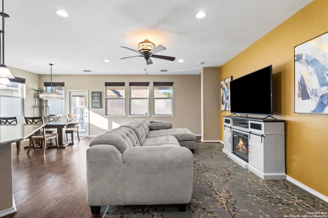 $375,000 | 9919 Copper Rise, Converse, TX 78109