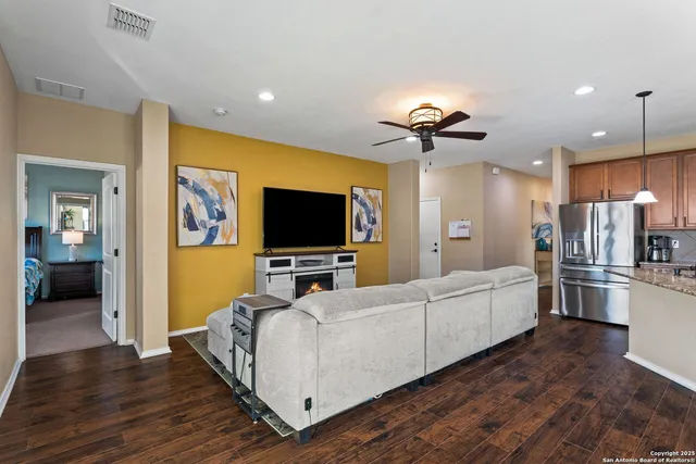 $375,000 | 9919 Copper Rise, Converse, TX 78109