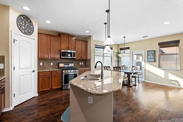 $375,000 | 9919 Copper Rise, Converse, TX 78109