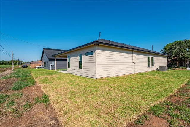 $309,000 | 1304 Sailfish Drive, Bay City, TX 77414