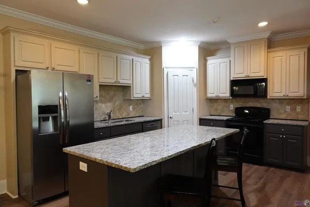 $285,000 | 902 Woodhue Drive, St. George, LA 70810