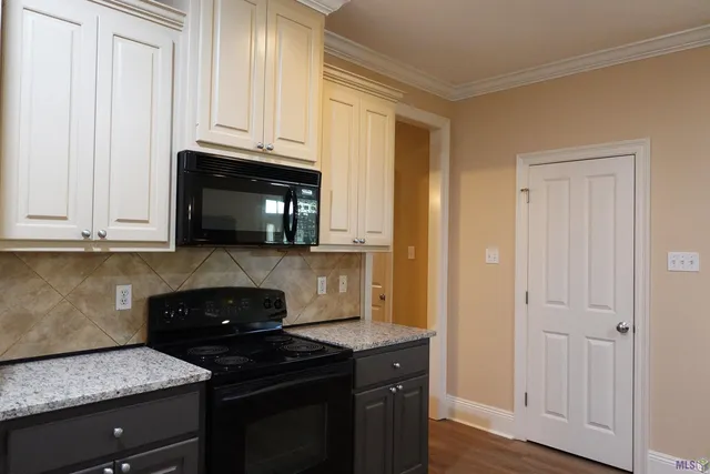 $285,000 | 902 Woodhue Drive, St. George, LA 70810