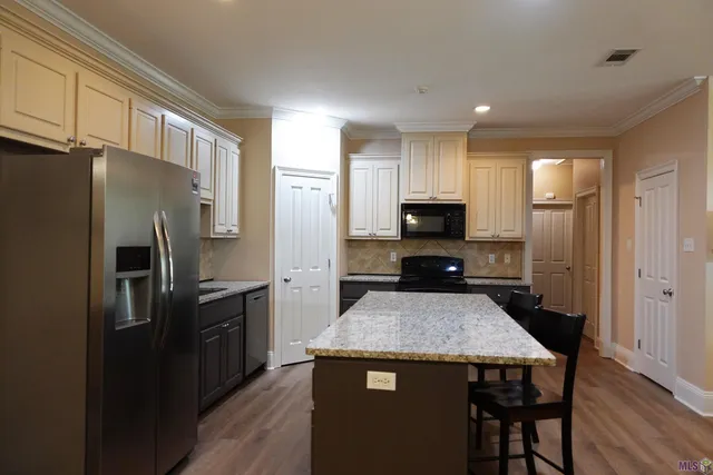 $285,000 | 902 Woodhue Drive, St. George, LA 70810