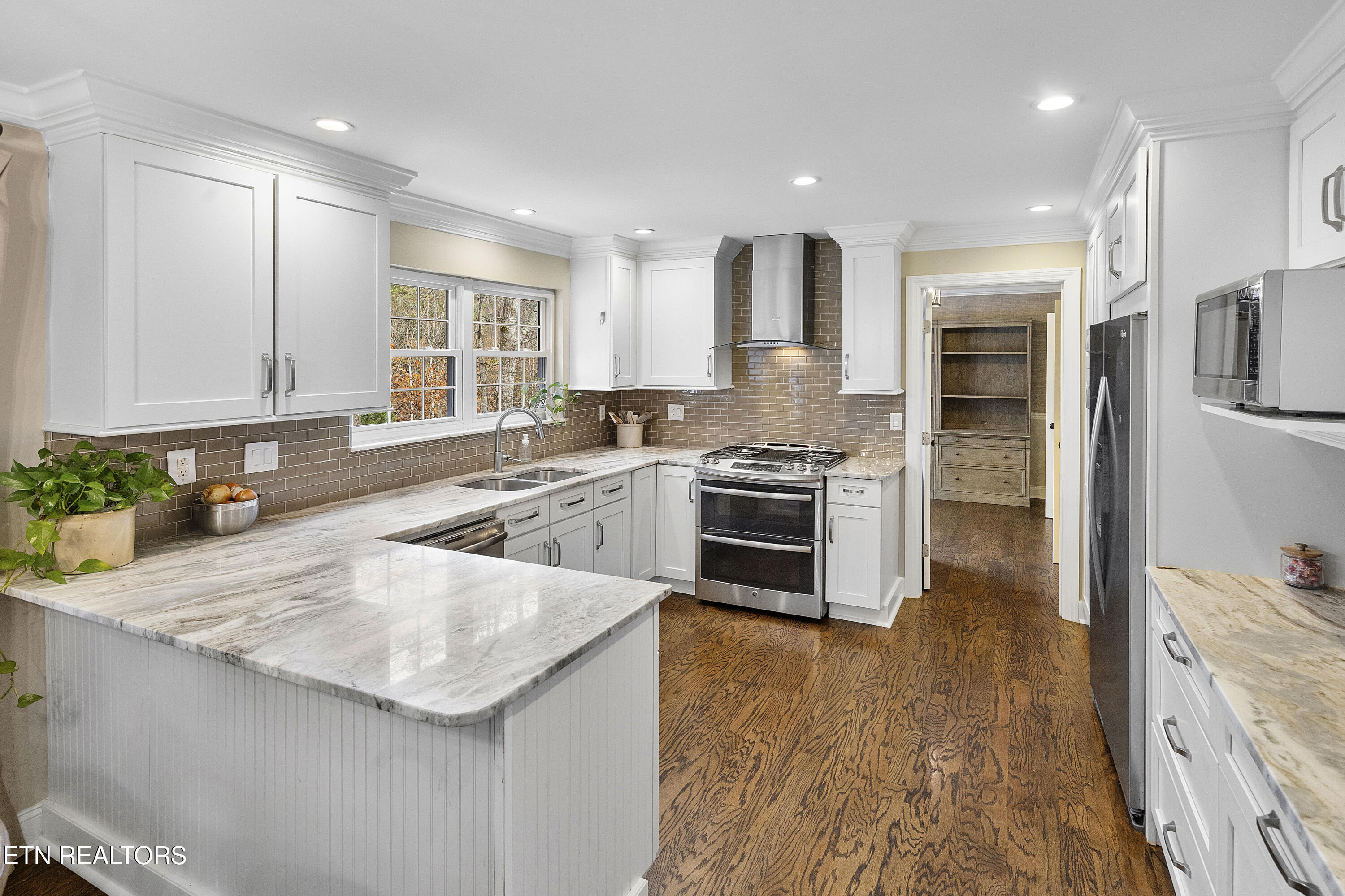 1503 Rudder Lane Knoxville, TN 37919 - Photo 12 of 34 12_Kitchen