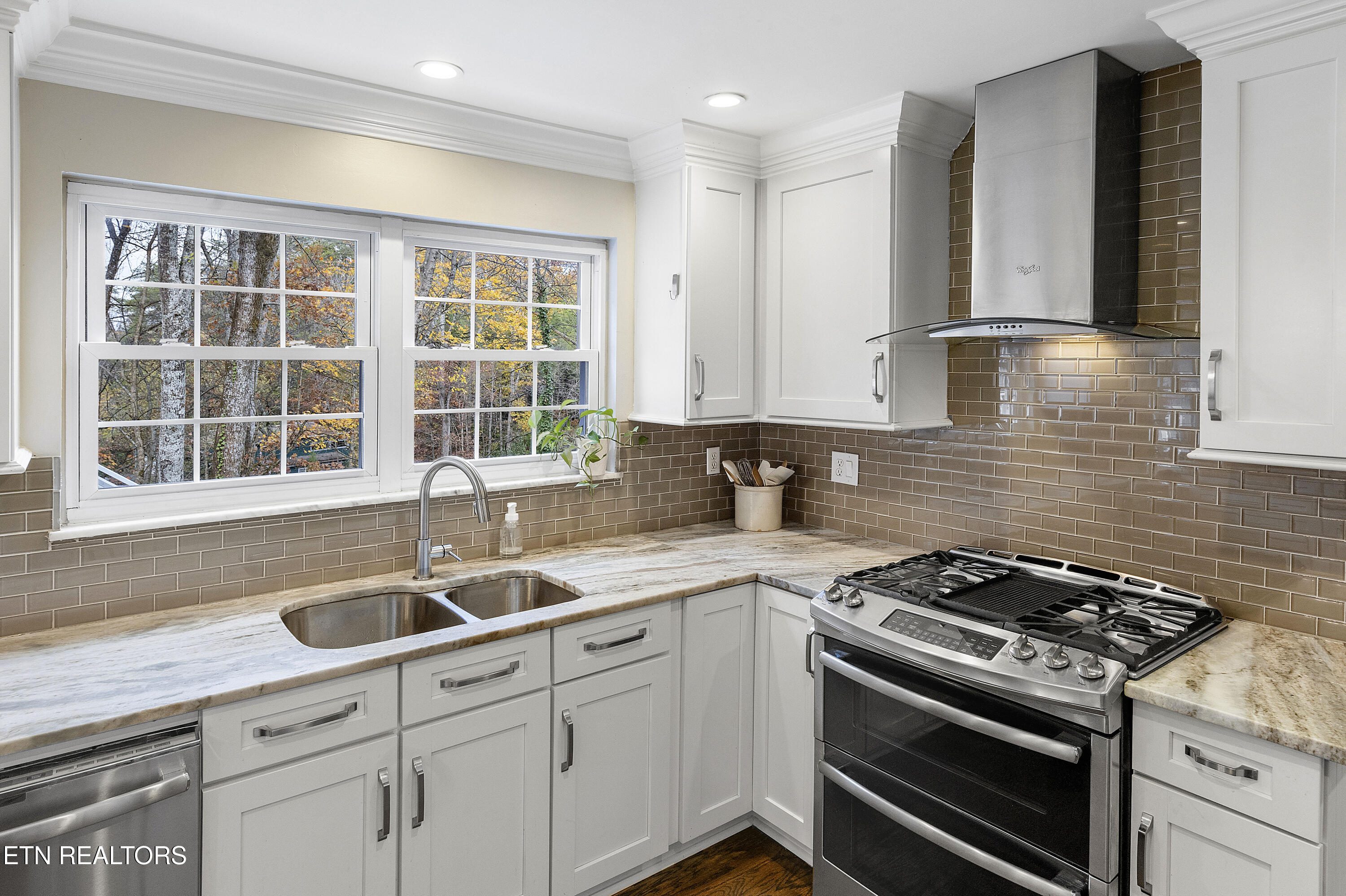 1503 Rudder Lane Knoxville, TN 37919 - Photo 13 of 34 13_Kitchen