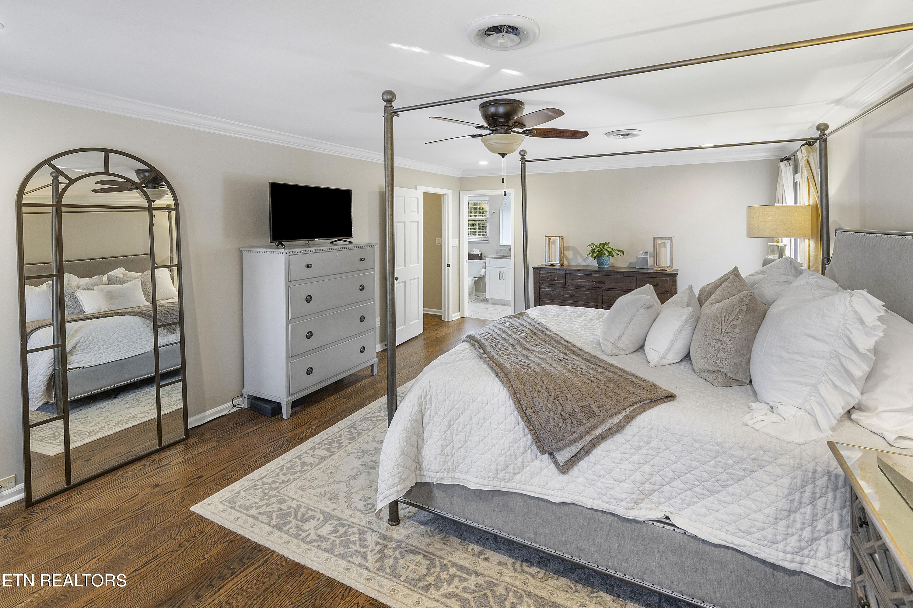 1503 Rudder Lane Knoxville, TN 37919 - Photo 17 of 34 17_Primary Suite