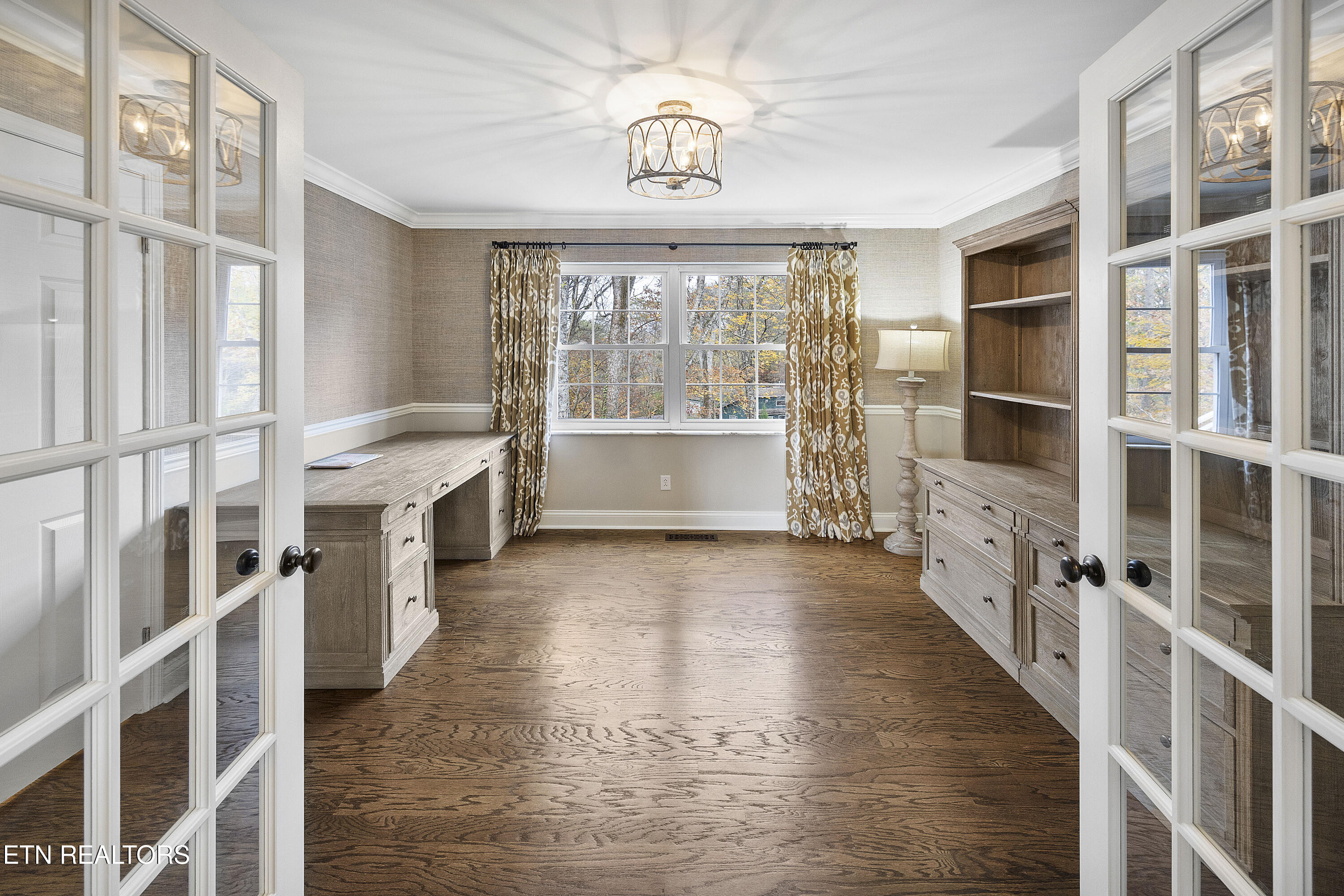 1503 Rudder Lane Knoxville, TN 37919 - Photo 6 of 34 6_Informal Living