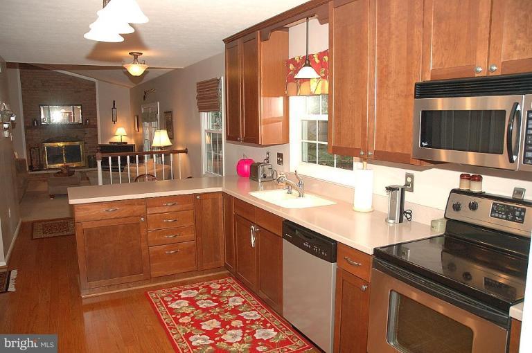 6502 White Post Road Centreville, VA 20121 - Photo 8 of 12 Kitchen #2