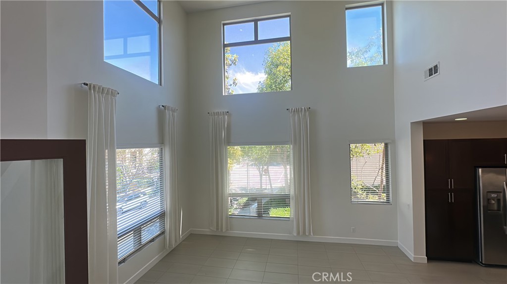 27 Soho Irvine, CA 92612 - Photo 3 of 69 a view of an entryway with window