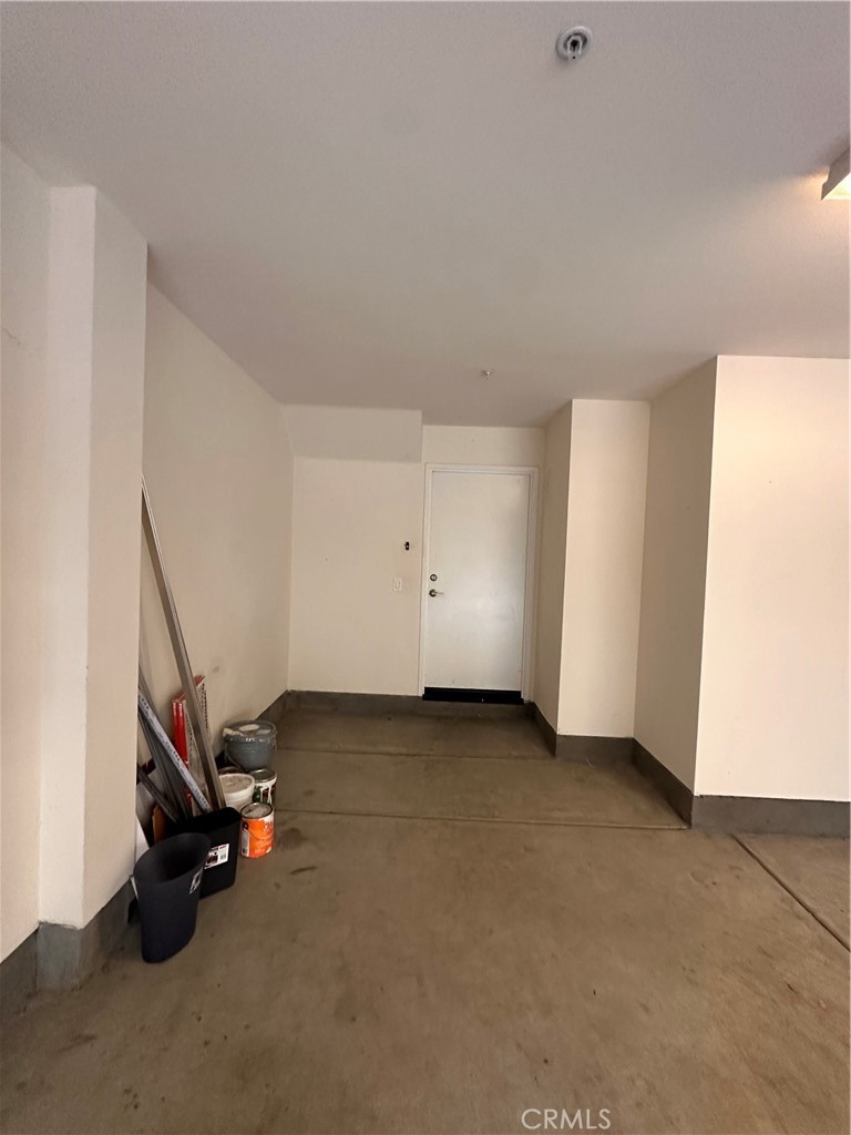 27 Soho Irvine, CA 92612 - Photo 41 of 69 a view of a room with gym equipment