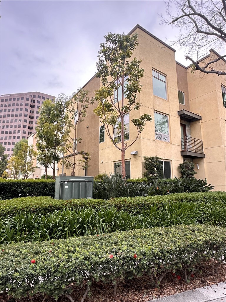 27 Soho Irvine, CA 92612 - Photo 46 of 69 END UNIT