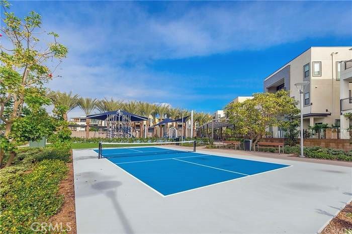 27 Soho Irvine, CA 92612 - Photo 57 of 69 a view of a basket ball ground