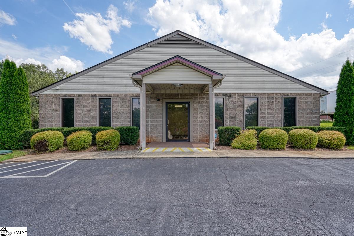 2270 Old Furnace Road Boiling Springs, SC 29316 - Photo 1 of 36 Gallery Image 1
