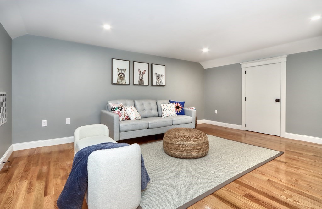 17 Tufts Road, Unit 17 Winchester, MA 01890 - Photo 28 of 42 Gallery Image 28