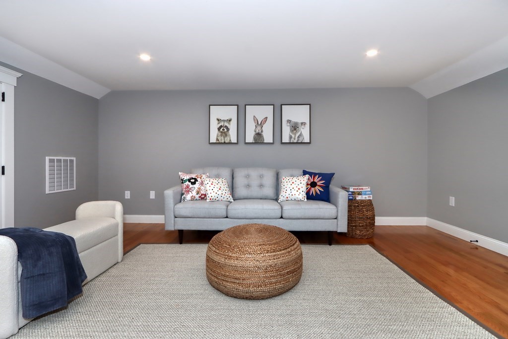 17 Tufts Road, Unit 17 Winchester, MA 01890 - Photo 29 of 42 Gallery Image 29