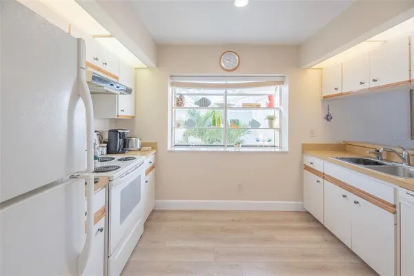 $265,000 | 425 Cerromar Terrace, Unit 459, Venice, FL 34293