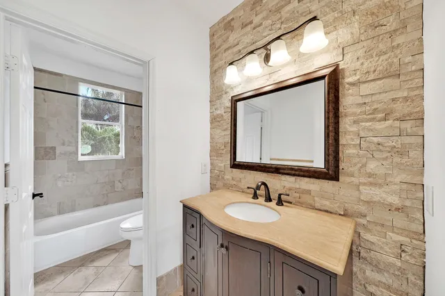 $4,750 | 5878 Bay Hill Circle, Lake Worth, FL 33463