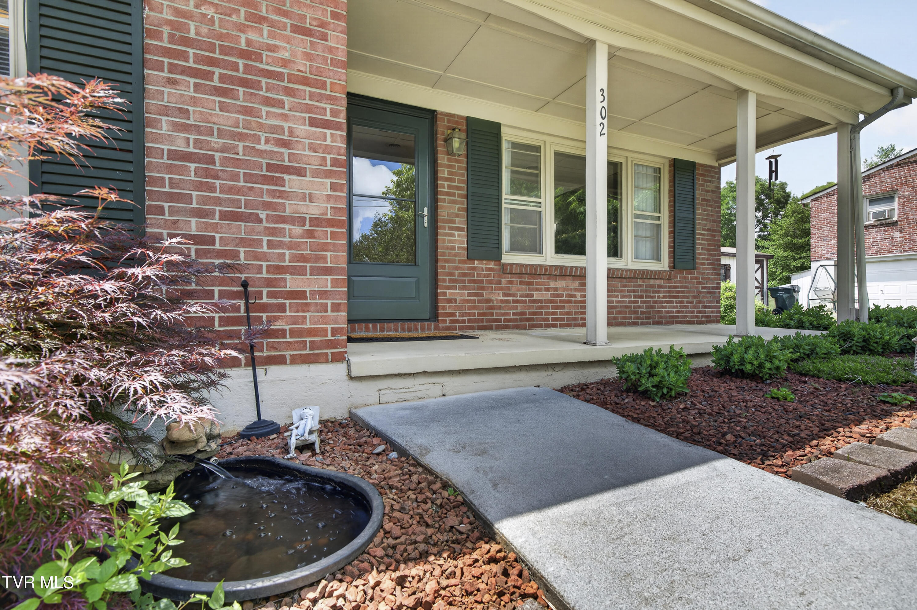 302 Seminole Road Bristol, VA 24201 - Photo 3 of 50 302-Seminole-Rd-4