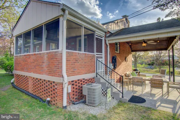 a view of a house with a big yard