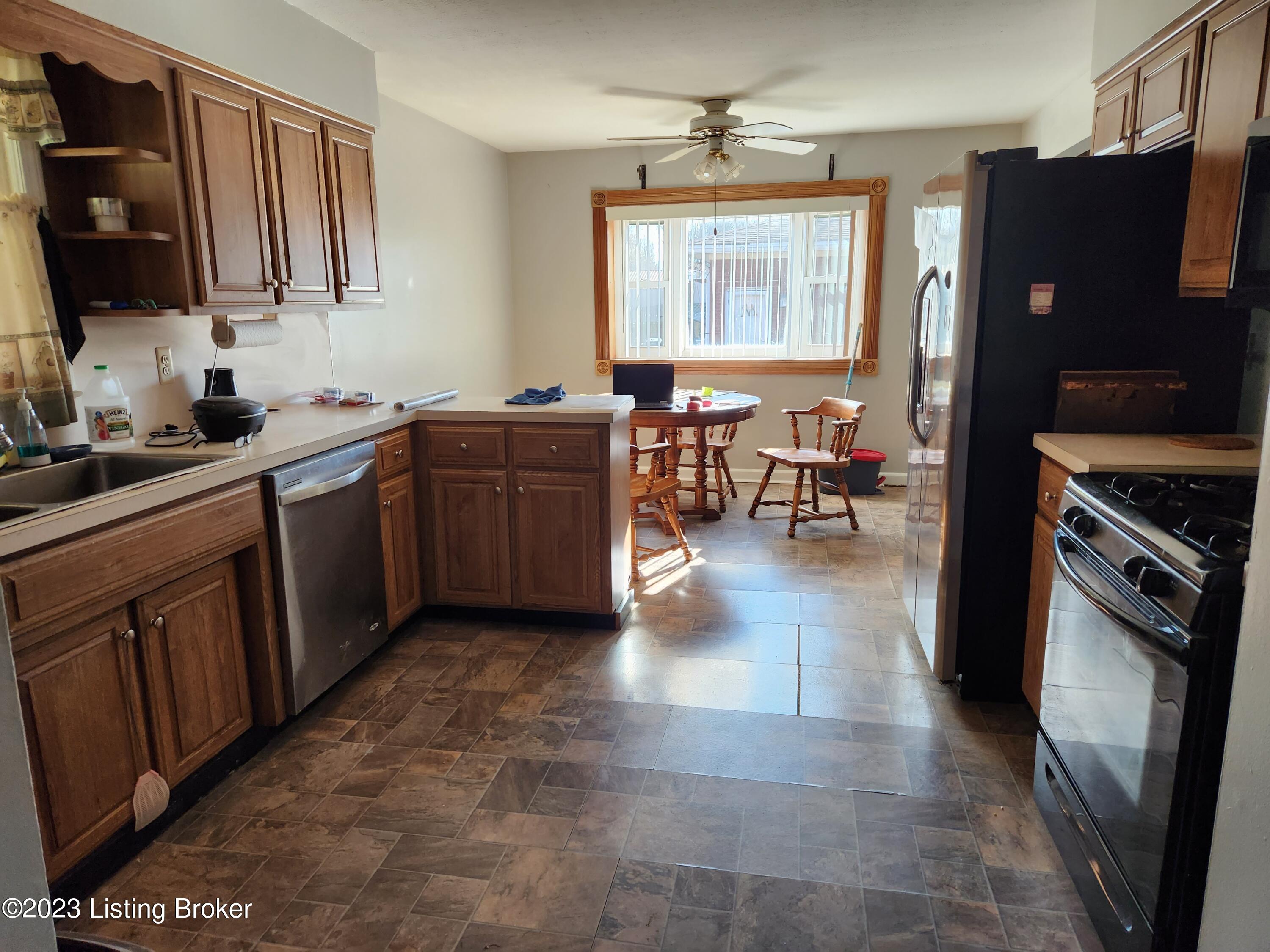8211 Terry Road Louisville, KY 40258 - Photo 12 of 34 20231128_141421