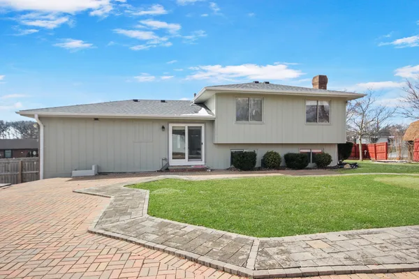 $359,000 | 2938 East Shagbark Trail, Crete, IL 60417
